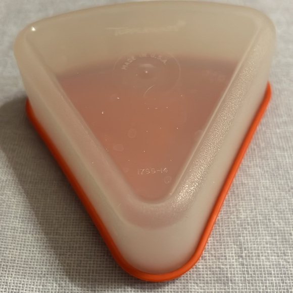 Tupperware - Picture 4 of 12